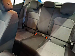 https://vehicle.imgix.net/4476179/78e36801-2220-440e-b329-84fe1d42a454.jpg