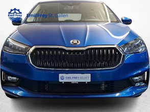 https://vehicle.imgix.net/4476179/93c4ddbb-8ffd-4f4f-86c3-b7781f6a5de3.jpg
