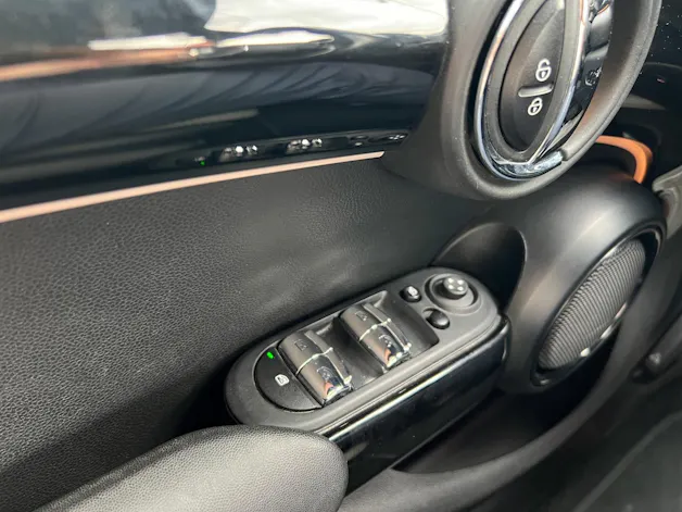 MINI Cooper Steptronic DKG (CH)⛽