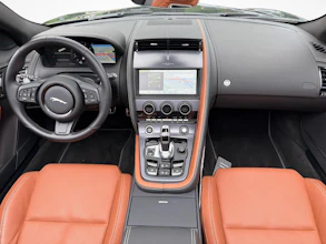 https://vehicle.imgix.net/4476248/6c065f49-dfe1-4d9a-87cc-4f0b5102701e.jpg