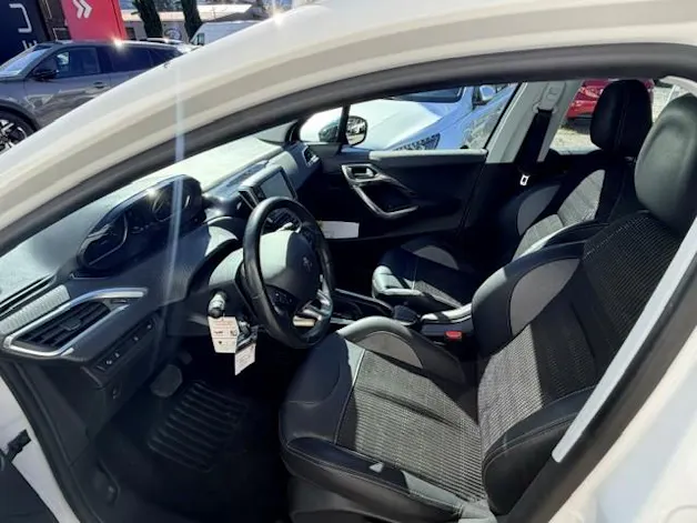 PEUGEOT 2008 1.6 VTi Allure