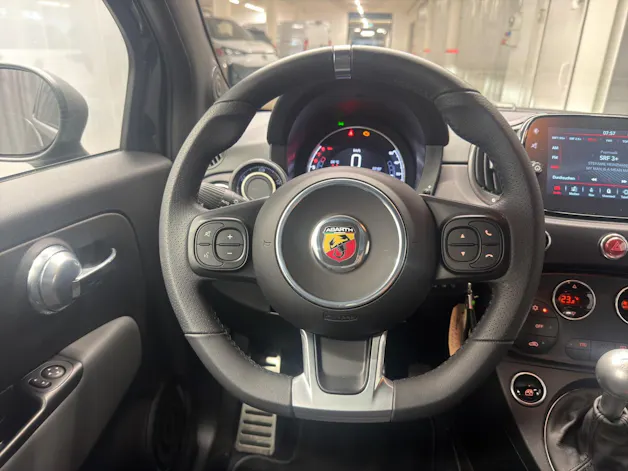 FIAT 595 Abarth 1.4 T-Jet 165 Premium