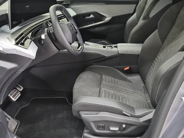 PEUGEOT 3008 1.2 Hybrid GT Exclusive