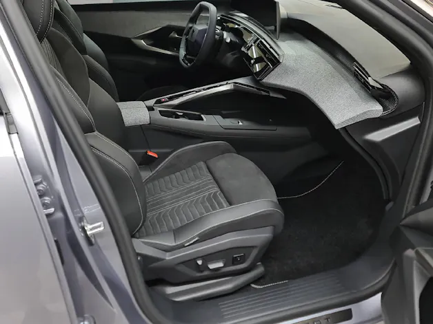 PEUGEOT 3008 1.2 Hybrid GT Exclusive