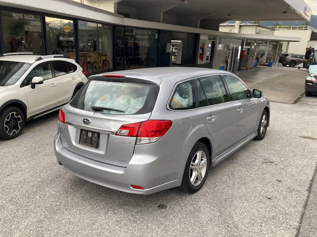 Subaru Legacy Station 2.0i Swiss