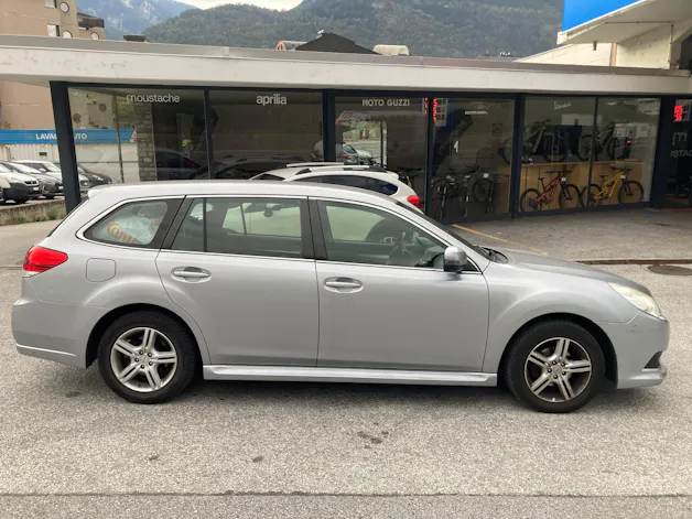 Subaru Legacy Station 2.0i Swiss