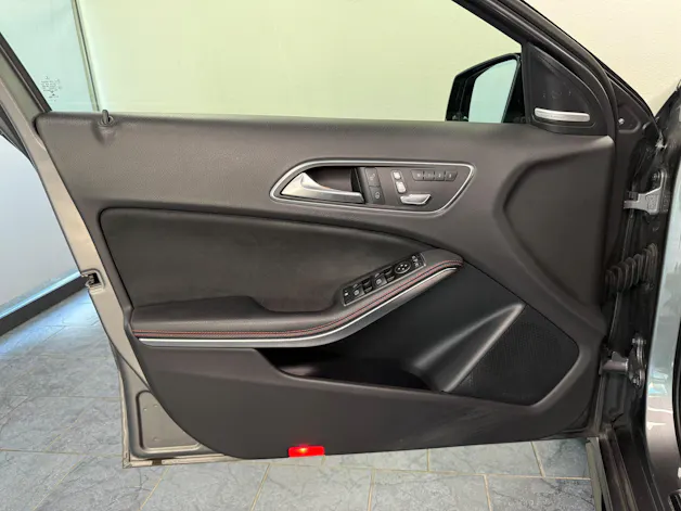 MERCEDES-BENZ A-Klasse W176 A 45 AMG 4m