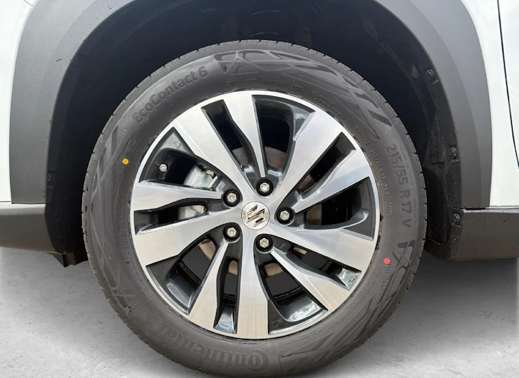 Fahrzeugbild SUZUKI S-CROSS