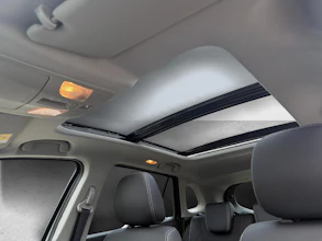 https://vehicle.imgix.net/4476553/cc0c4a45-942e-4da1-94db-eea920e0b36d.jpg