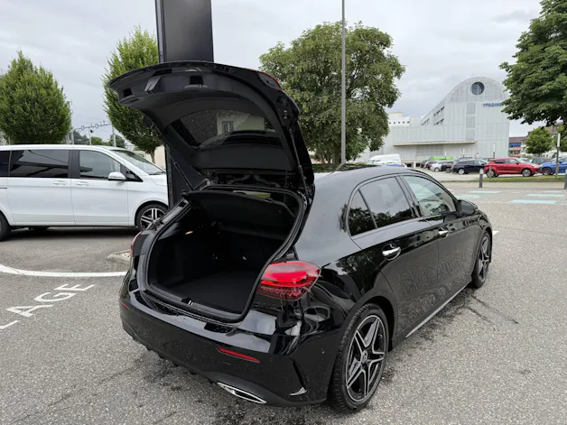 MERCEDES-BENZ A 200 AMG Line