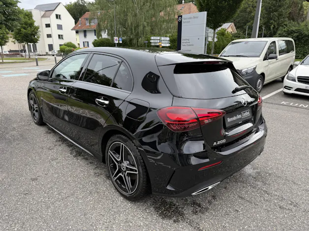 MERCEDES-BENZ A 200 AMG Line