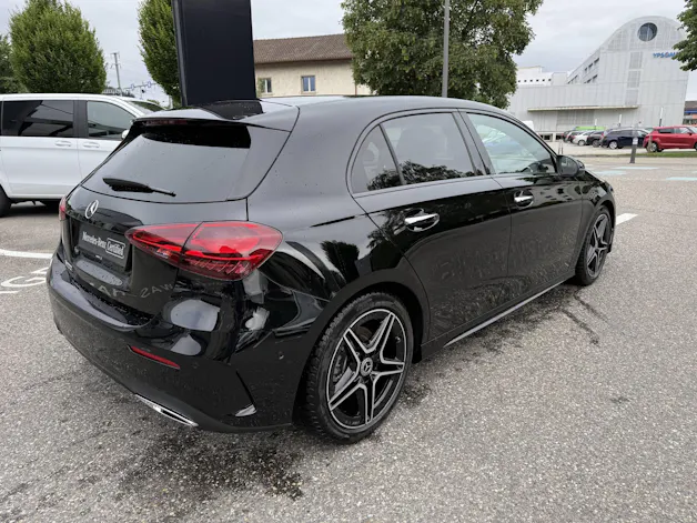 MERCEDES-BENZ A 200 AMG Line