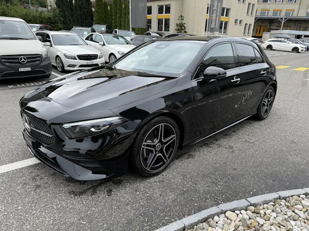 MERCEDES-BENZ A 200 AMG Line