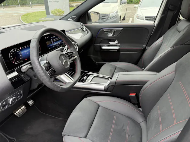 MERCEDES-BENZ GLA 220 d Swiss Star AMG Line 4matic