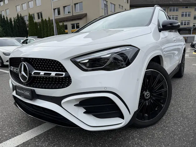MERCEDES-BENZ GLA 220 d Swiss Star AMG Line 4matic