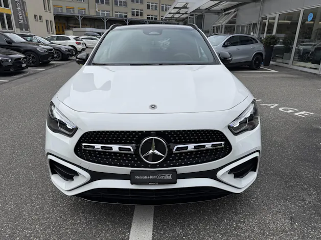MERCEDES-BENZ GLA 220 d Swiss Star AMG Line 4matic