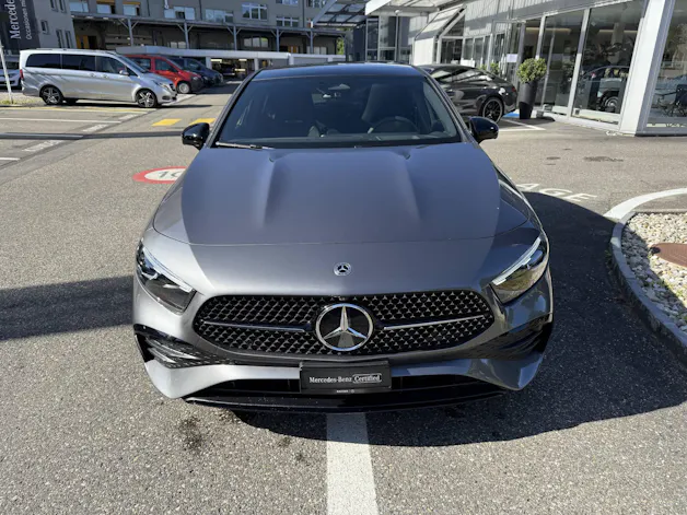MERCEDES-BENZ A 200 Night Star AMG Line