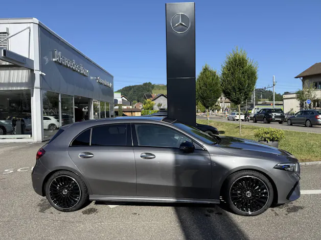 MERCEDES-BENZ A 200 Night Star AMG Line