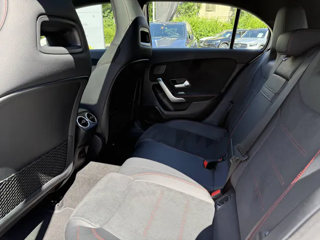 MERCEDES-BENZ A 250 AMG Line 4m