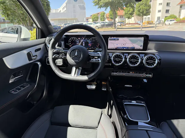 MERCEDES-BENZ A 250 AMG Line 4m