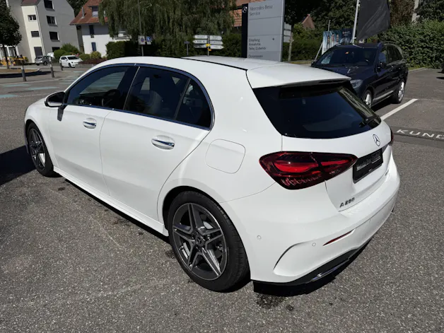 MERCEDES-BENZ A 250 AMG Line 4m