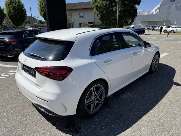 MERCEDES-BENZ A 250 AMG Line 4m