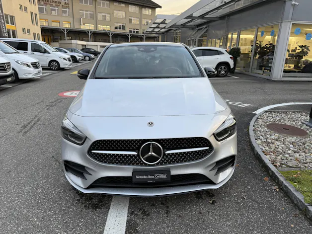 MERCEDES-BENZ B 200 d AMG Line
