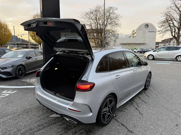 MERCEDES-BENZ B 200 d AMG Line