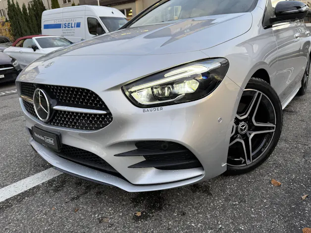 MERCEDES-BENZ B 200 d AMG Line