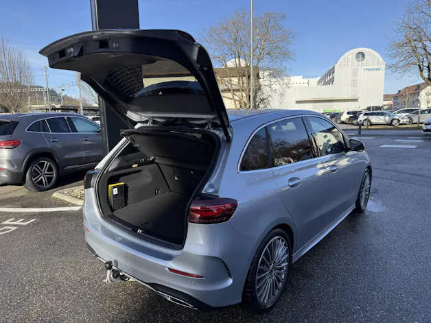 MERCEDES-BENZ B 250 AMG Line 4matic
