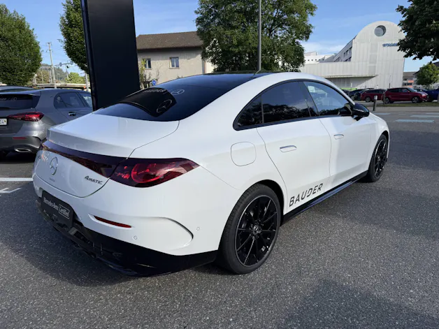 MERCEDES-BENZ CLA 350 AMG Line 4matic