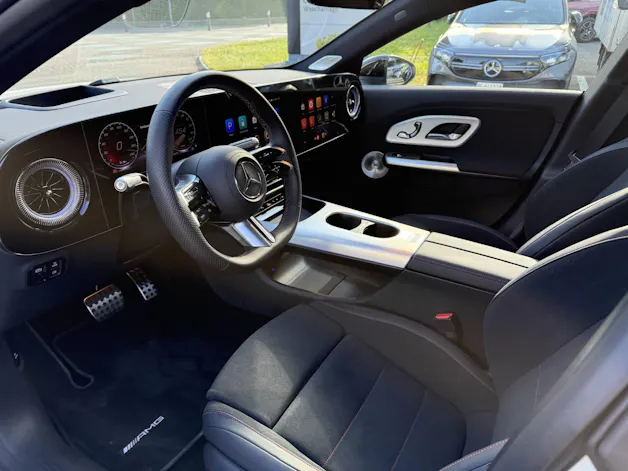MERCEDES-BENZ CLA 350 AMG Line 4matic