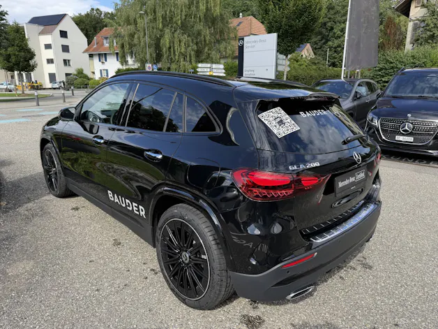 MERCEDES-BENZ GLA 200 Night Star AMG Line