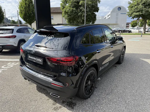 MERCEDES-BENZ GLA 200 Night Star AMG Line