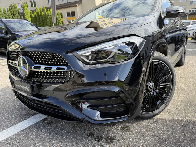MERCEDES-BENZ GLA 200 Night Star AMG Line