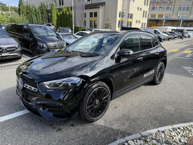 MERCEDES-BENZ GLA 200 Night Star AMG Line