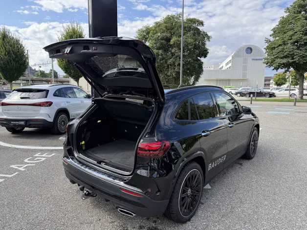 MERCEDES-BENZ GLA 200 Night Star AMG Line