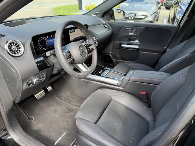 MERCEDES-BENZ GLA 200 Night Star AMG Line