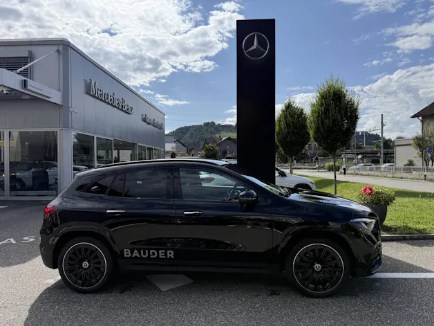 MERCEDES-BENZ GLA 200 Night Star AMG Line