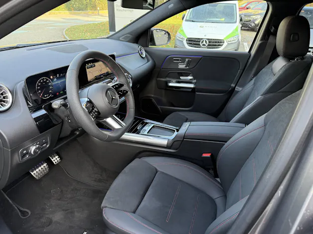 MERCEDES-BENZ GLA 250 e EQ Star AMG Line