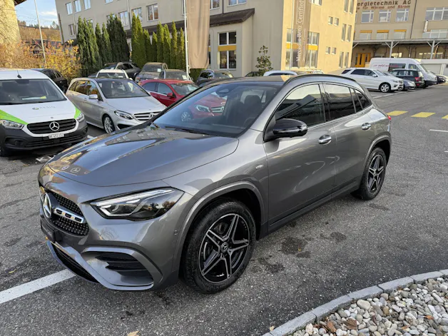 MERCEDES-BENZ GLA 250 e EQ Star AMG Line