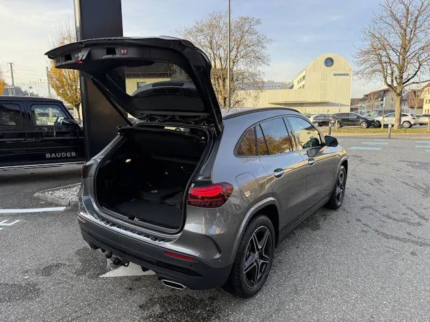 MERCEDES-BENZ GLA 250 e EQ Star AMG Line