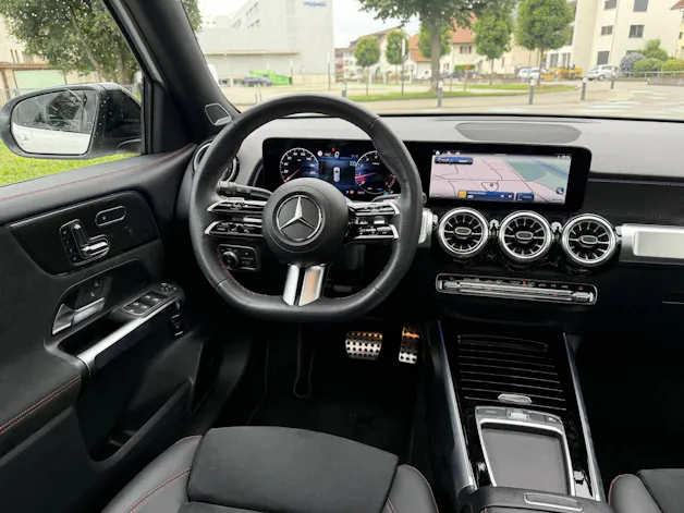 MERCEDES-BENZ GLB 220 AMG Line 4matic