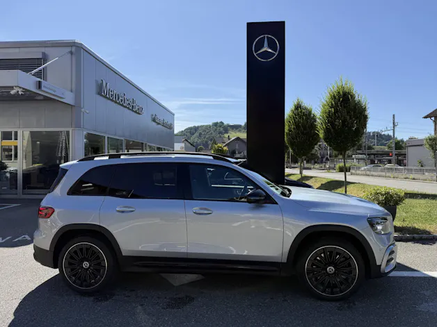 MERCEDES-BENZ GLB 220 AMG Line 4matic