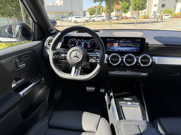 MERCEDES-BENZ GLB 220 AMG Line 4matic