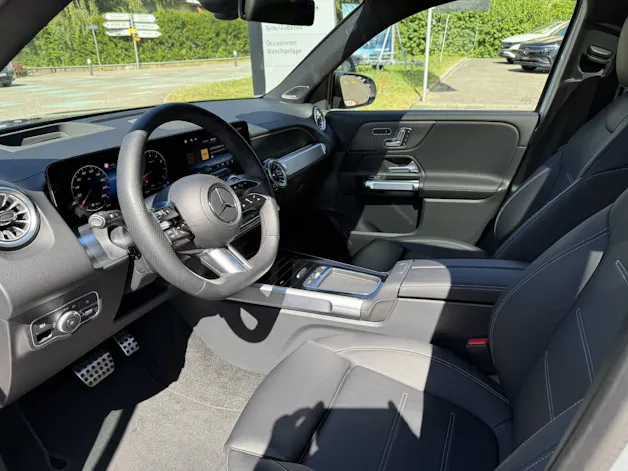 MERCEDES-BENZ GLB 220 AMG Line 4matic