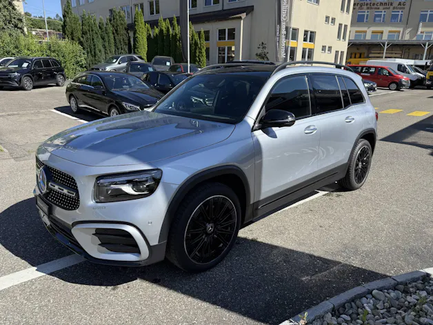 MERCEDES-BENZ GLB 220 AMG Line 4matic