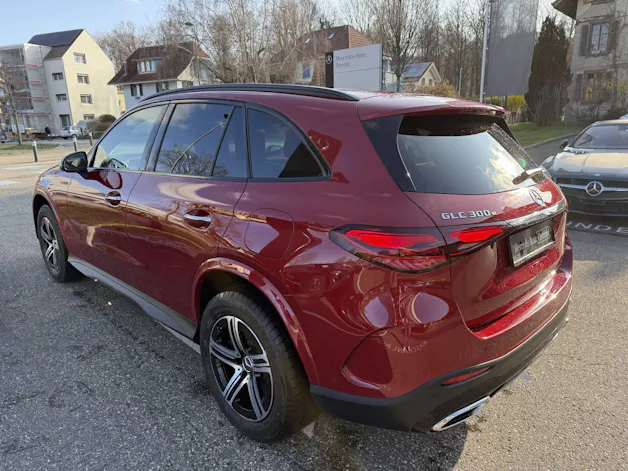MERCEDES-BENZ GLC 300 e AMG Line 4matic
