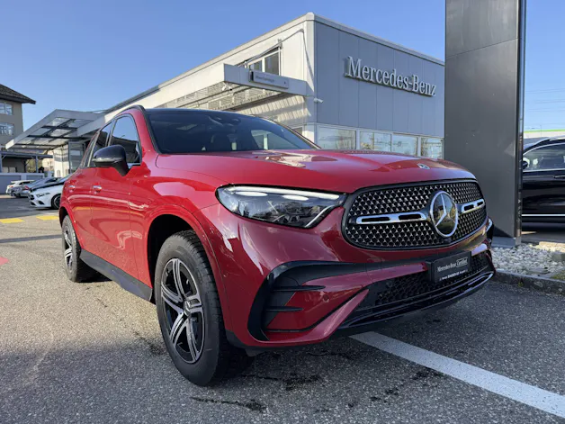 MERCEDES-BENZ GLC 300 e AMG Line 4matic