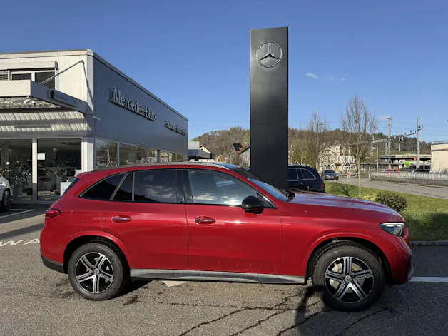 MERCEDES-BENZ GLC 300 e AMG Line 4matic